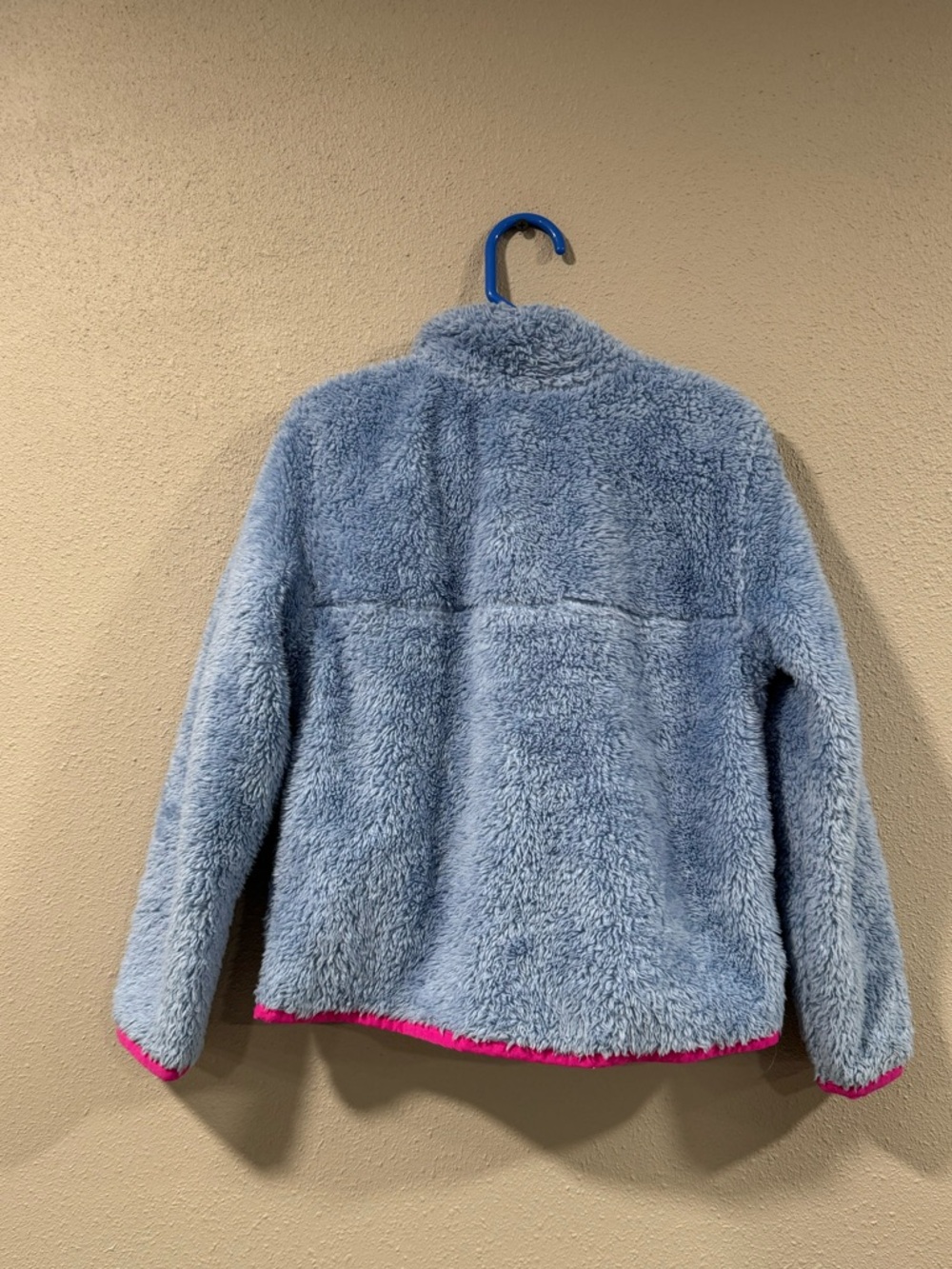Vineyard Vines Teddy Fleece Pink & Blue - Picture 4 of 4
